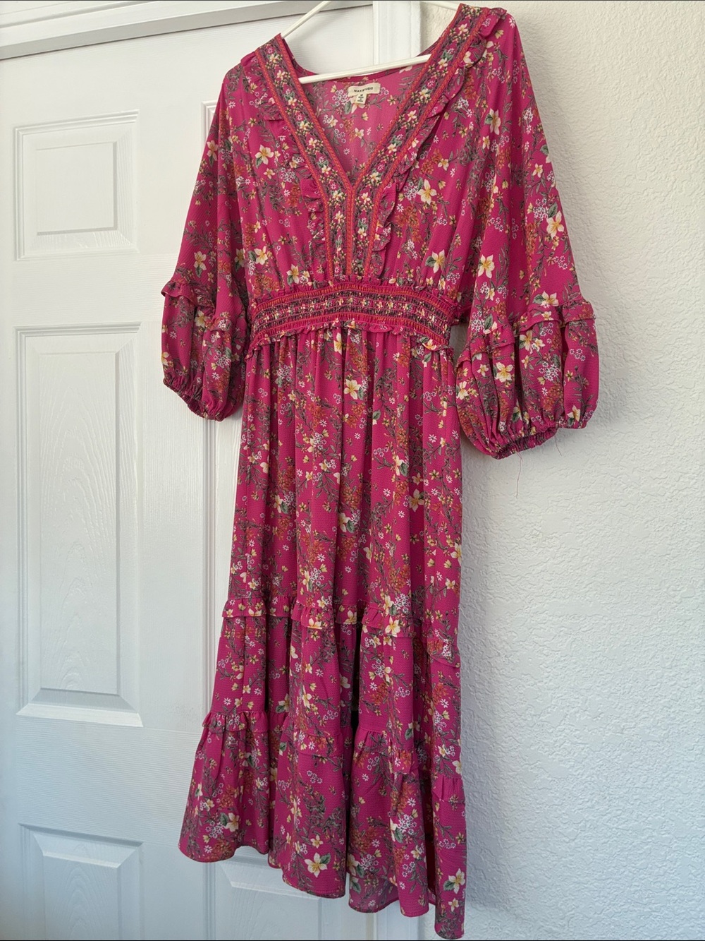Max Studio Cerise Lily Spray floral v-neck with puff sleeves